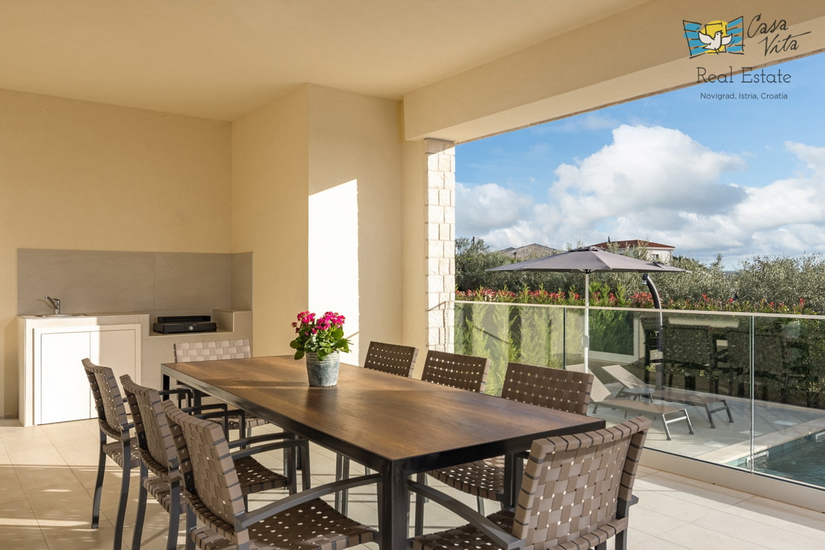 ISTRA, POREČ - Lussuosa villa con piscina e garage a 1 km dal mare!