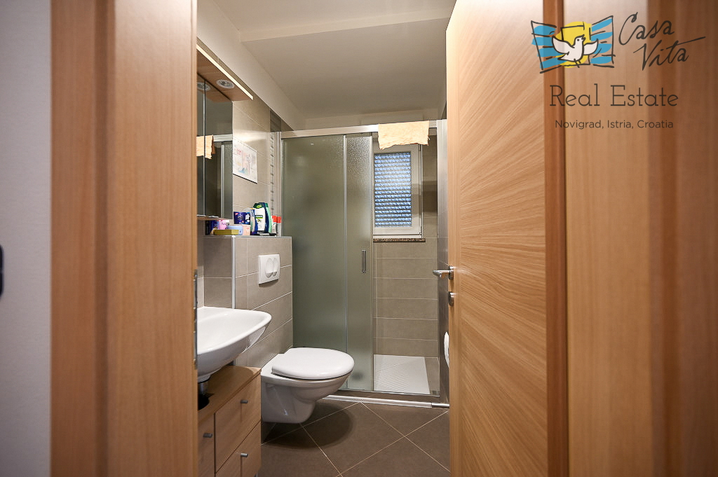 ISTRA, NOVIGRAD - Casa a schiera a 1500 m dal mare e dal centro città!