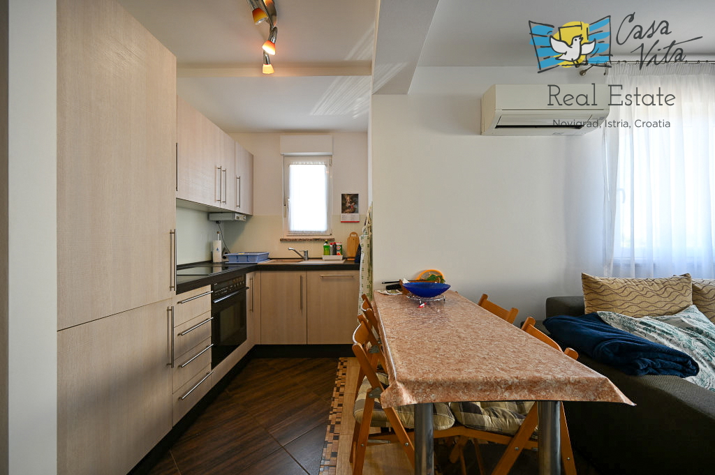 ISTRA, NOVIGRAD - Casa a schiera a 1500 m dal mare e dal centro città!