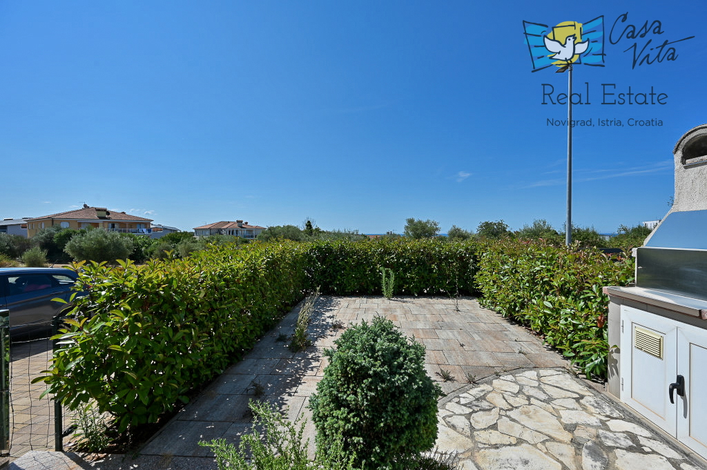 ISTRA, NOVIGRAD - Casa a schiera a 1500 m dal mare e dal centro città!