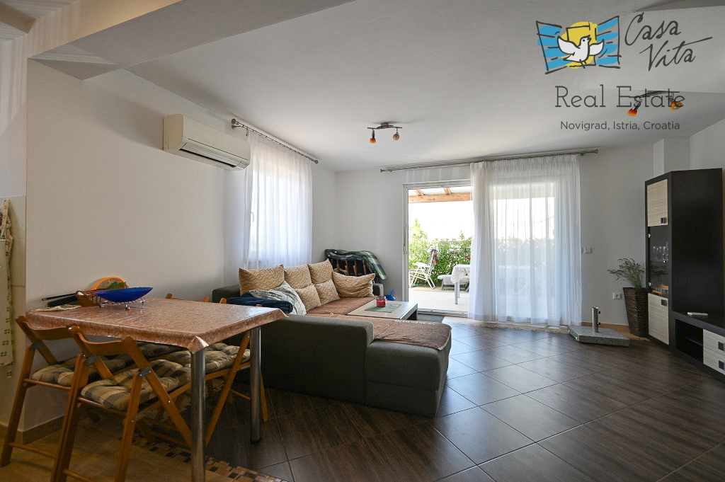 ISTRA, NOVIGRAD - Casa a schiera a 1500 m dal mare e dal centro città!