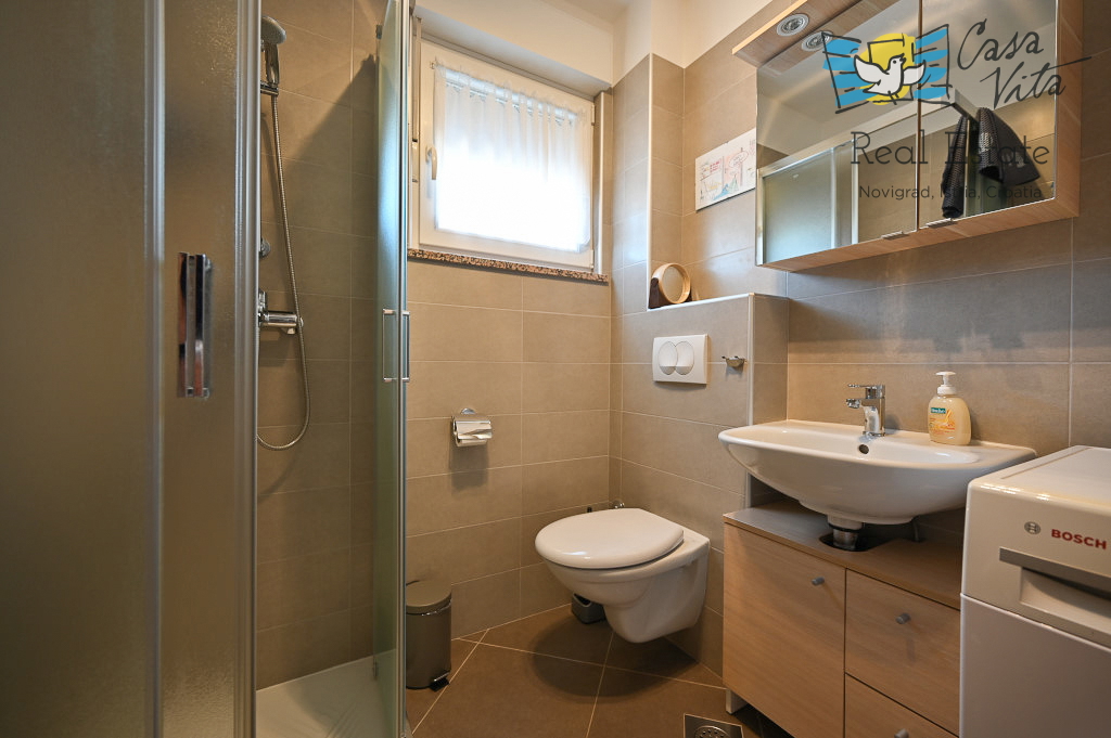 ISTRA, NOVIGRAD - Casa a schiera a 1500 m dal mare e dal centro città!