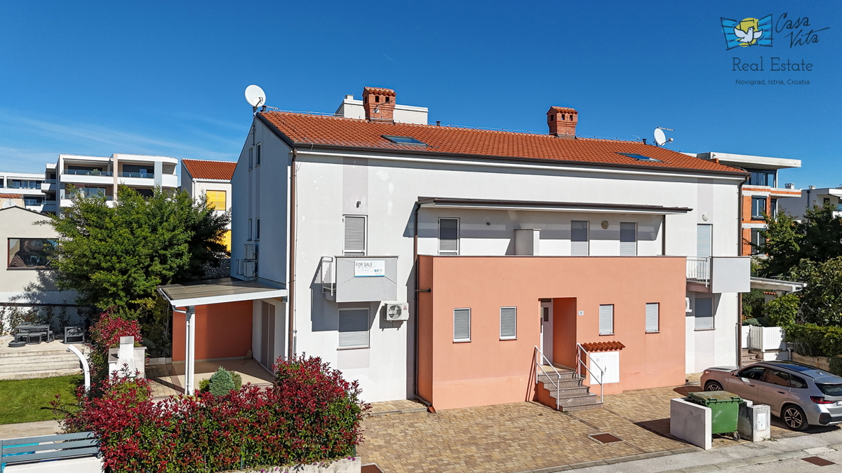 ISTRA, NOVIGRAD - Casa a schiera a 1500 m dal mare e dal centro città!