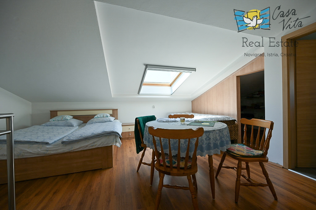 ISTRA, NOVIGRAD - Casa a schiera a 1500 m dal mare e dal centro città!