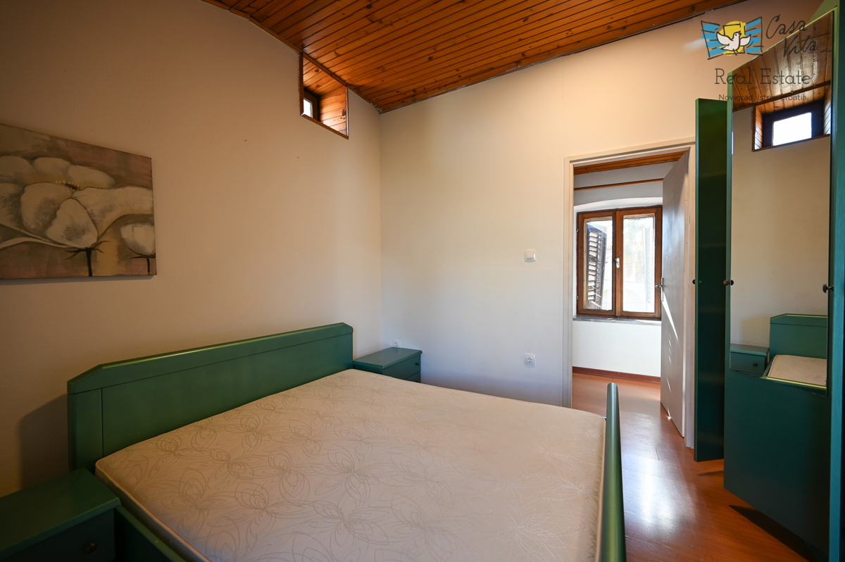 ISTRA, KAŠTELIR - Doppia casa con cortile!