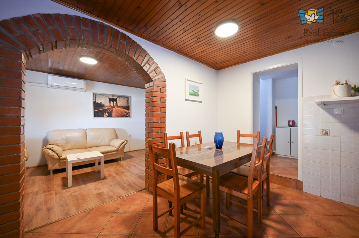 ISTRA, KAŠTELIR - Doppia casa con cortile!