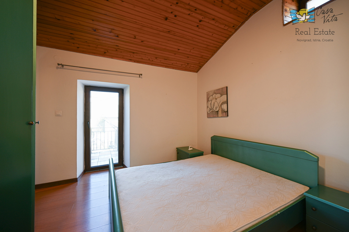 ISTRA, KAŠTELIR - Doppia casa con cortile!