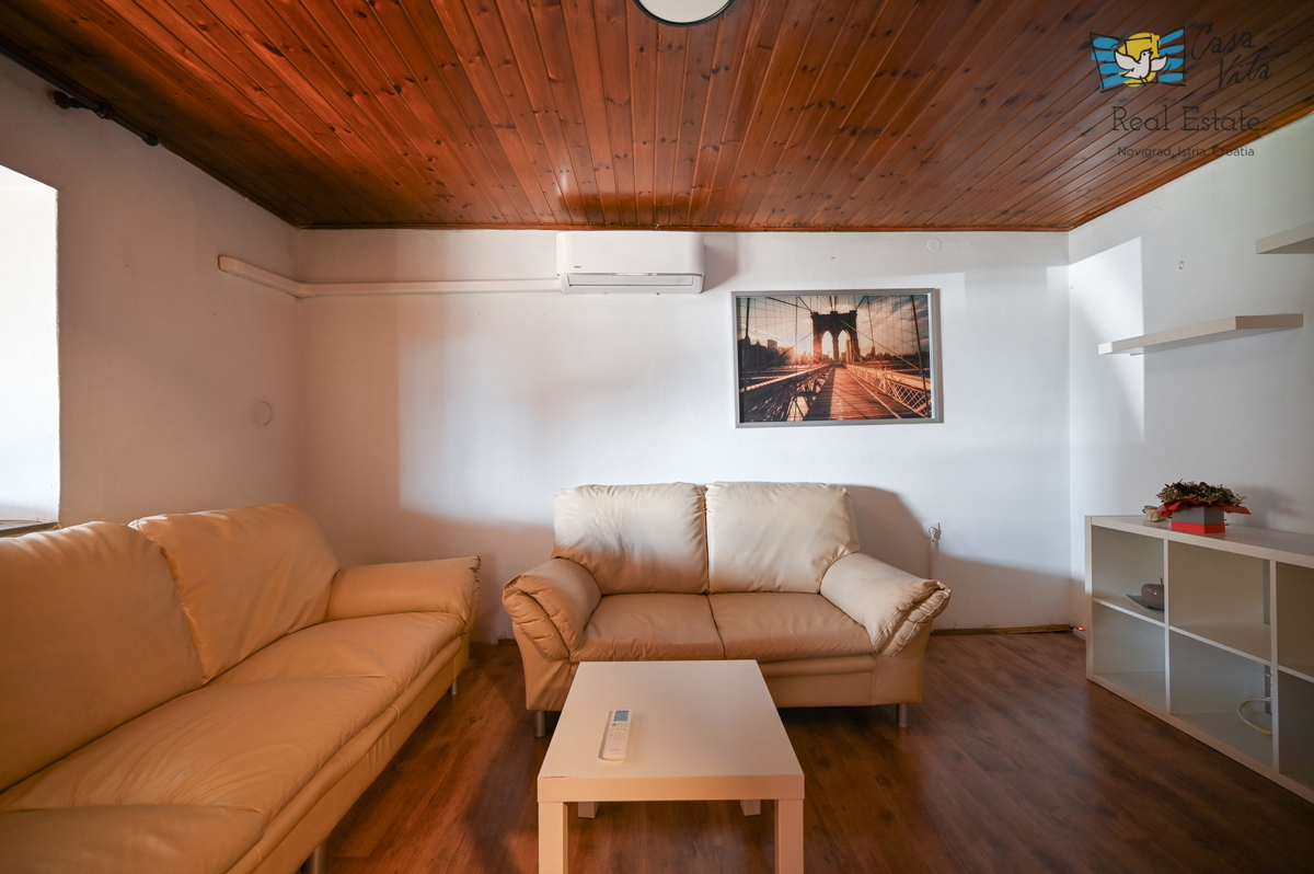 ISTRA, KAŠTELIR - Doppia casa con cortile!