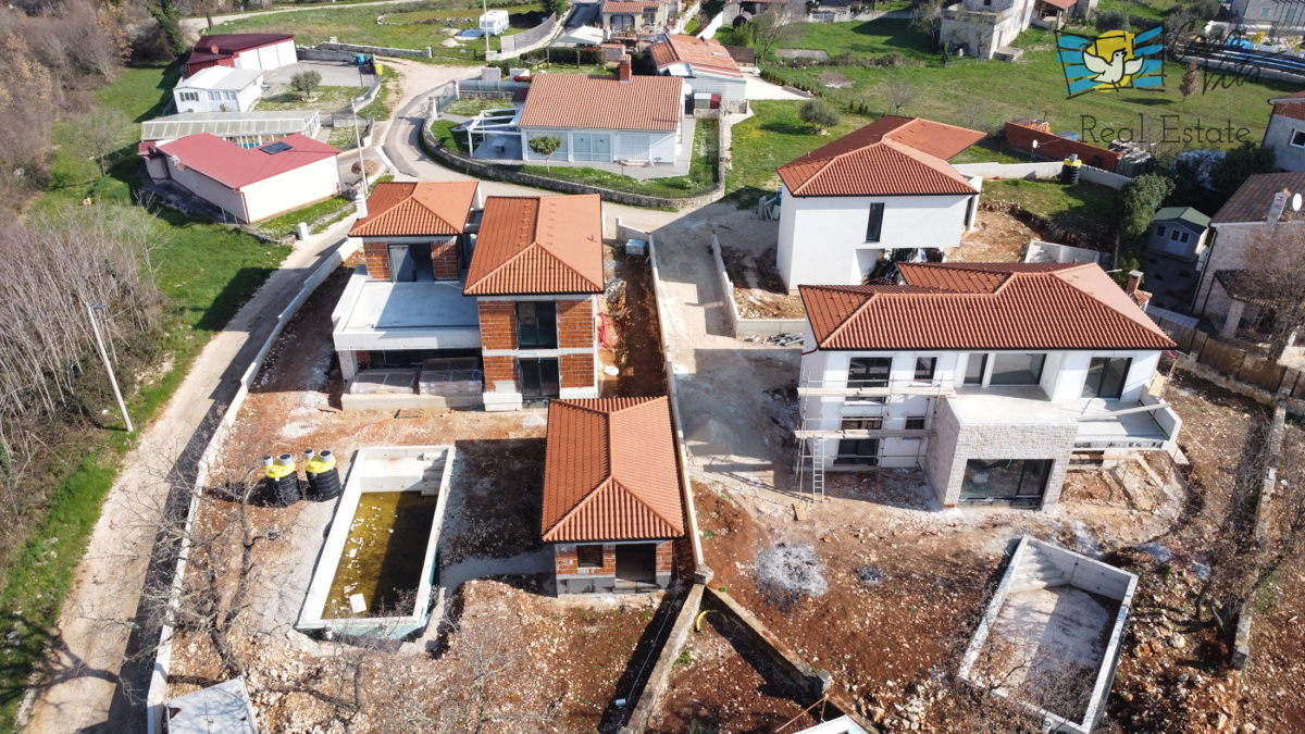 Nuova casa con piscina in Istria