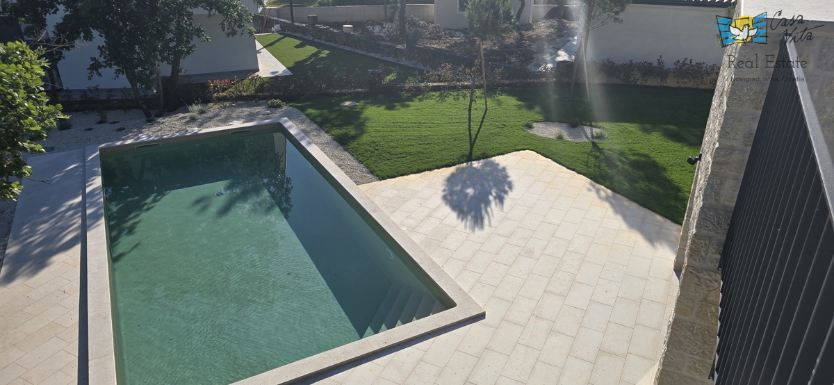 Nuova casa con piscina in Istria