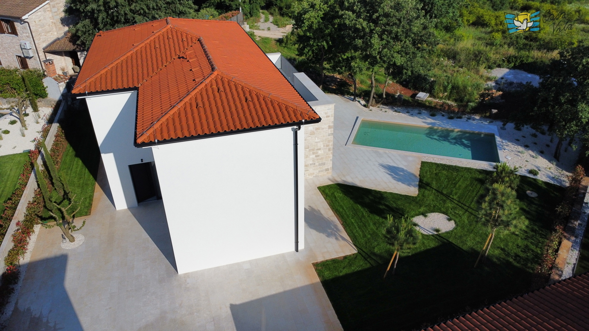 Nuova casa con piscina in Istria