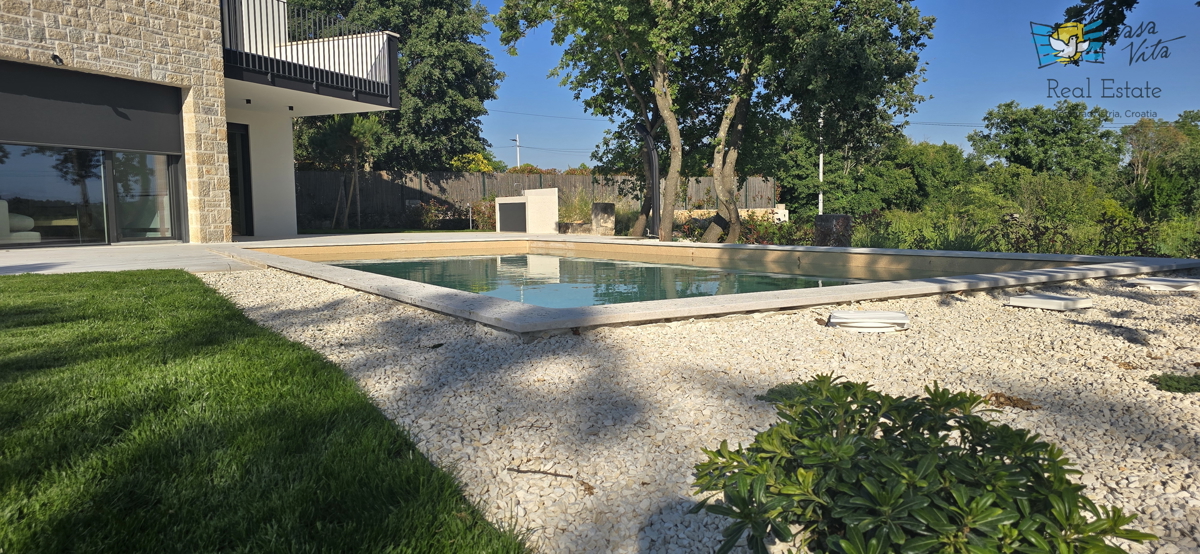 Nuova casa con piscina in Istria