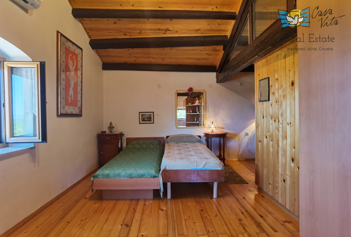 Casa in pietra d'Istria con ampio giardino!