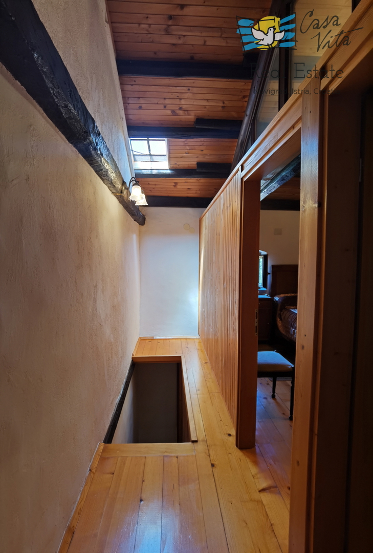 Casa in pietra d'Istria con ampio giardino!