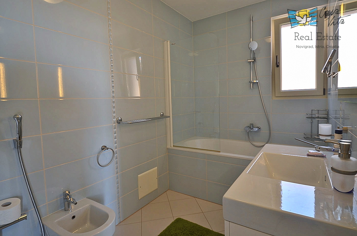 ISTRA, NOVIGRAD - Bellissima e spaziosa casa con piscina a 3 km dal mare!