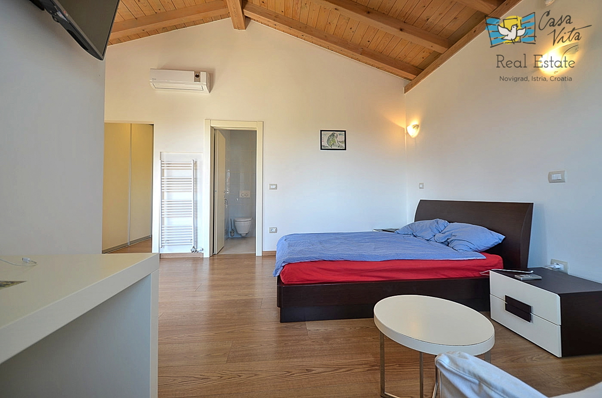 ISTRA, NOVIGRAD - Bellissima e spaziosa casa con piscina a 3 km dal mare!