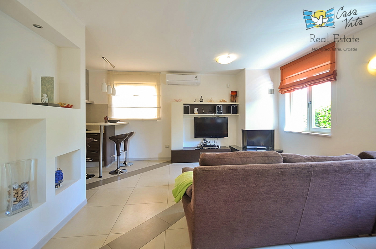 ISTRA, NOVIGRAD - Bellissima e spaziosa casa con piscina a 3 km dal mare!