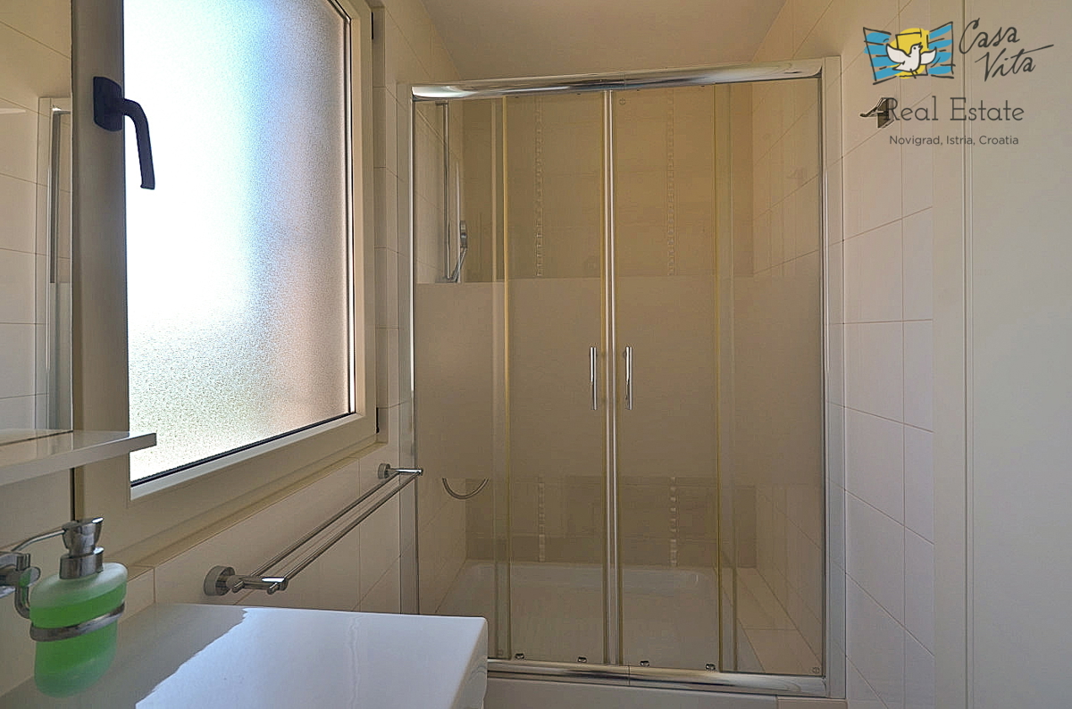 ISTRA, NOVIGRAD - Bellissima e spaziosa casa con piscina a 3 km dal mare!