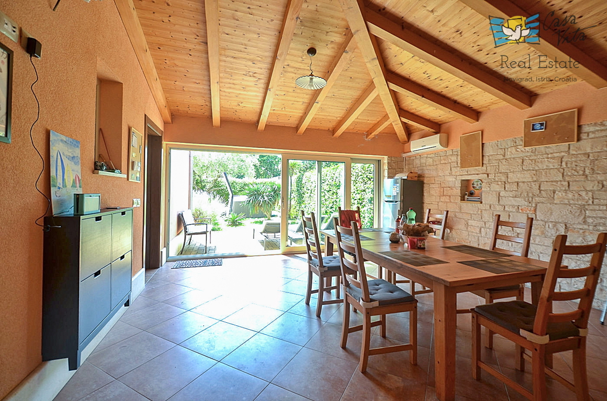 ISTRA, NOVIGRAD - Bellissima e spaziosa casa con piscina a 3 km dal mare!