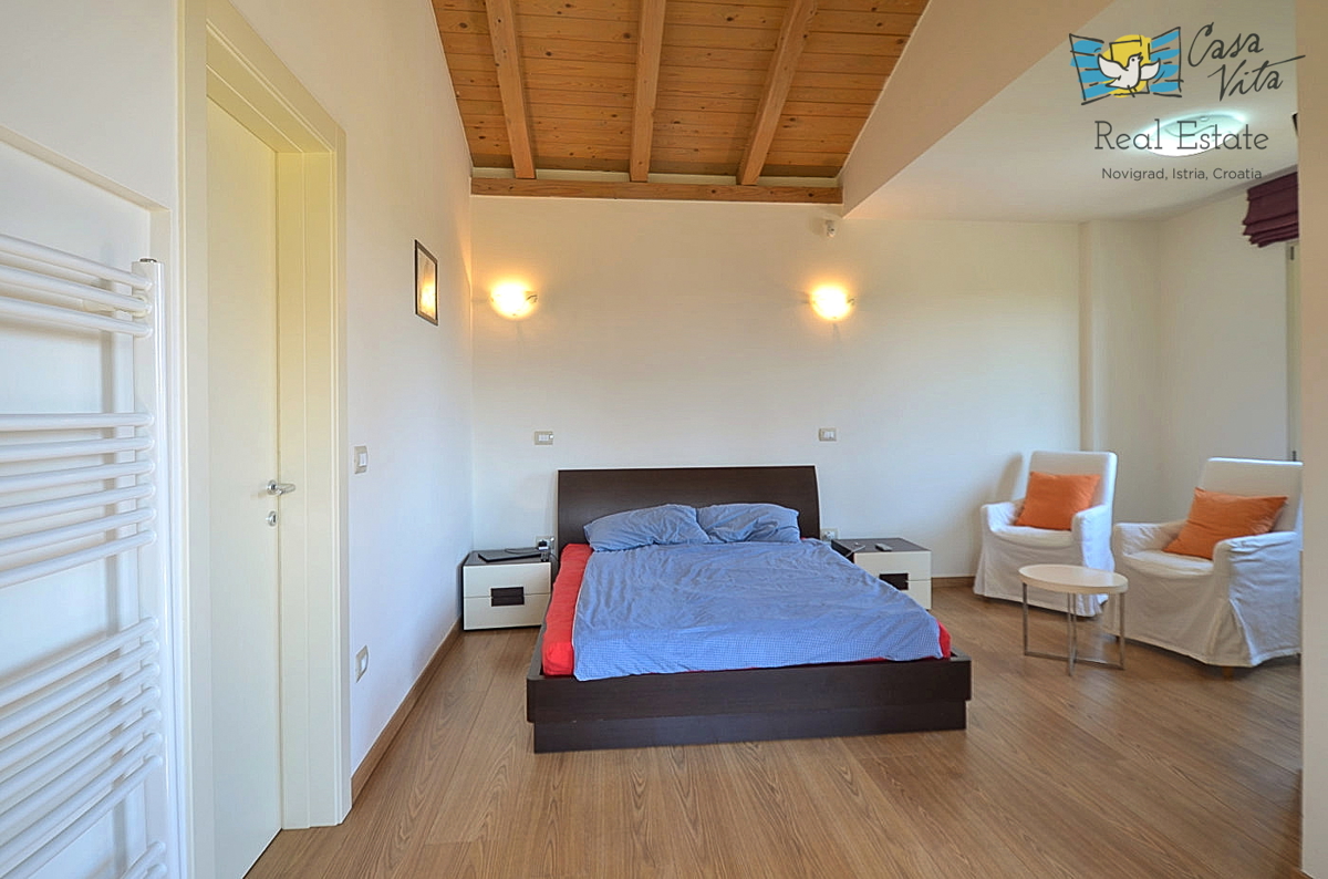 ISTRA, NOVIGRAD - Bellissima e spaziosa casa con piscina a 3 km dal mare!