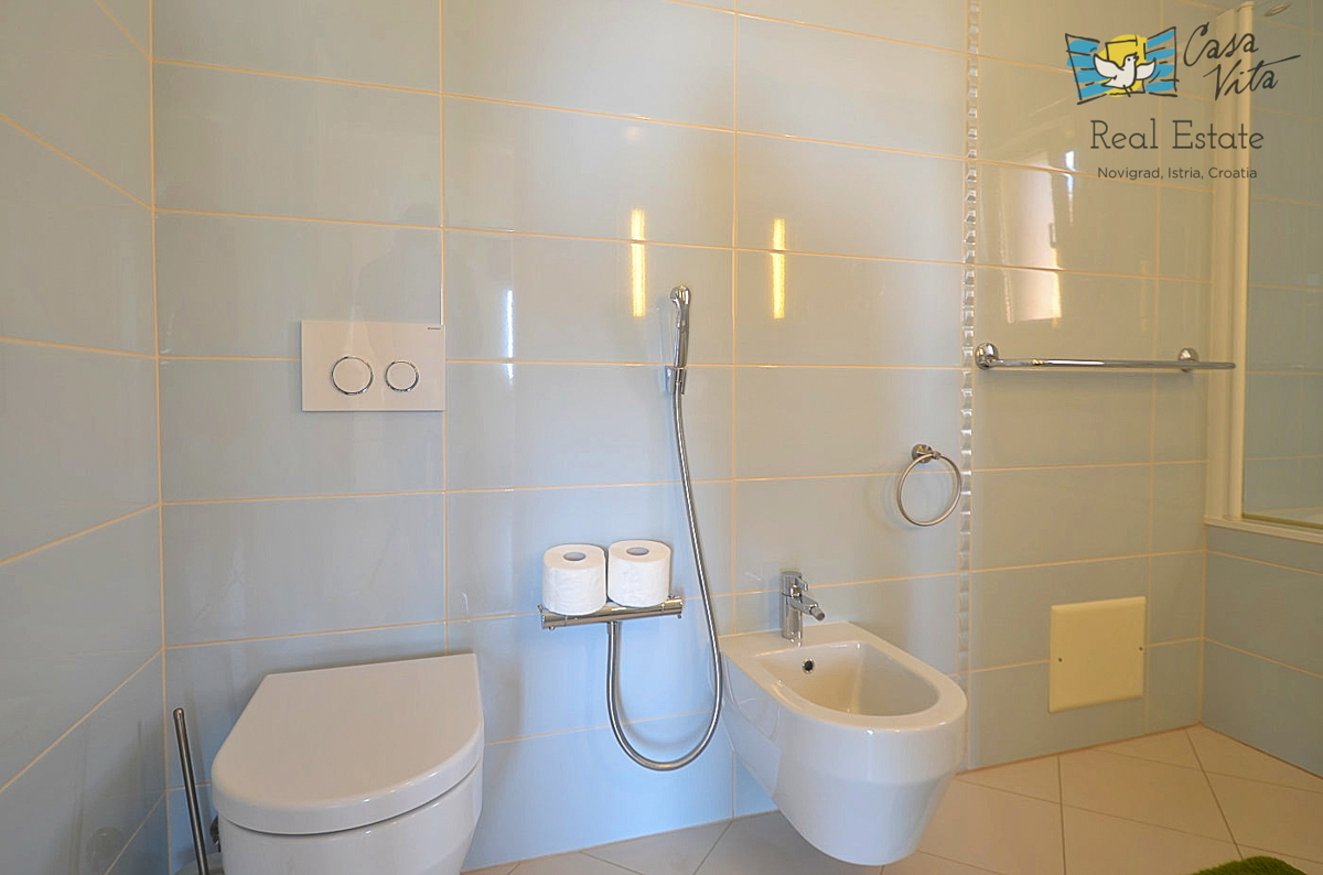ISTRA, NOVIGRAD - Bellissima e spaziosa casa con piscina a 3 km dal mare!
