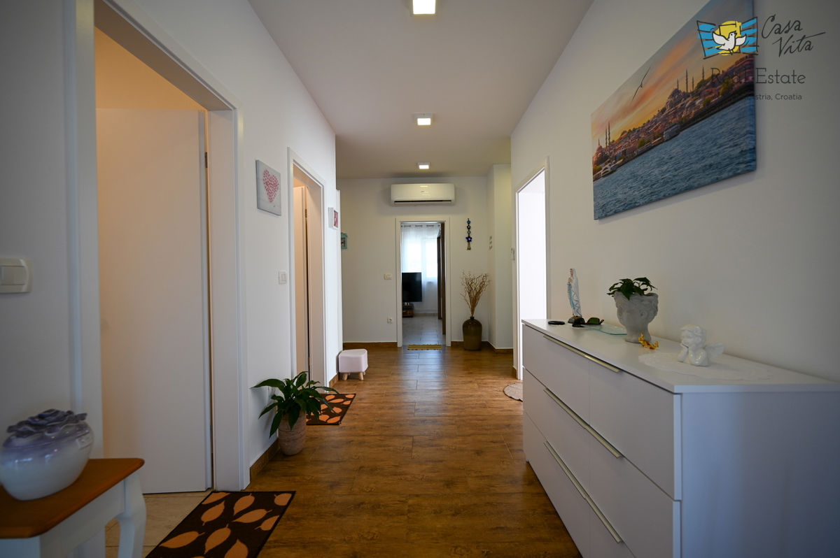 ISTRA, Novigrad - Appartamento in ottima posizione a 500 m dal mare