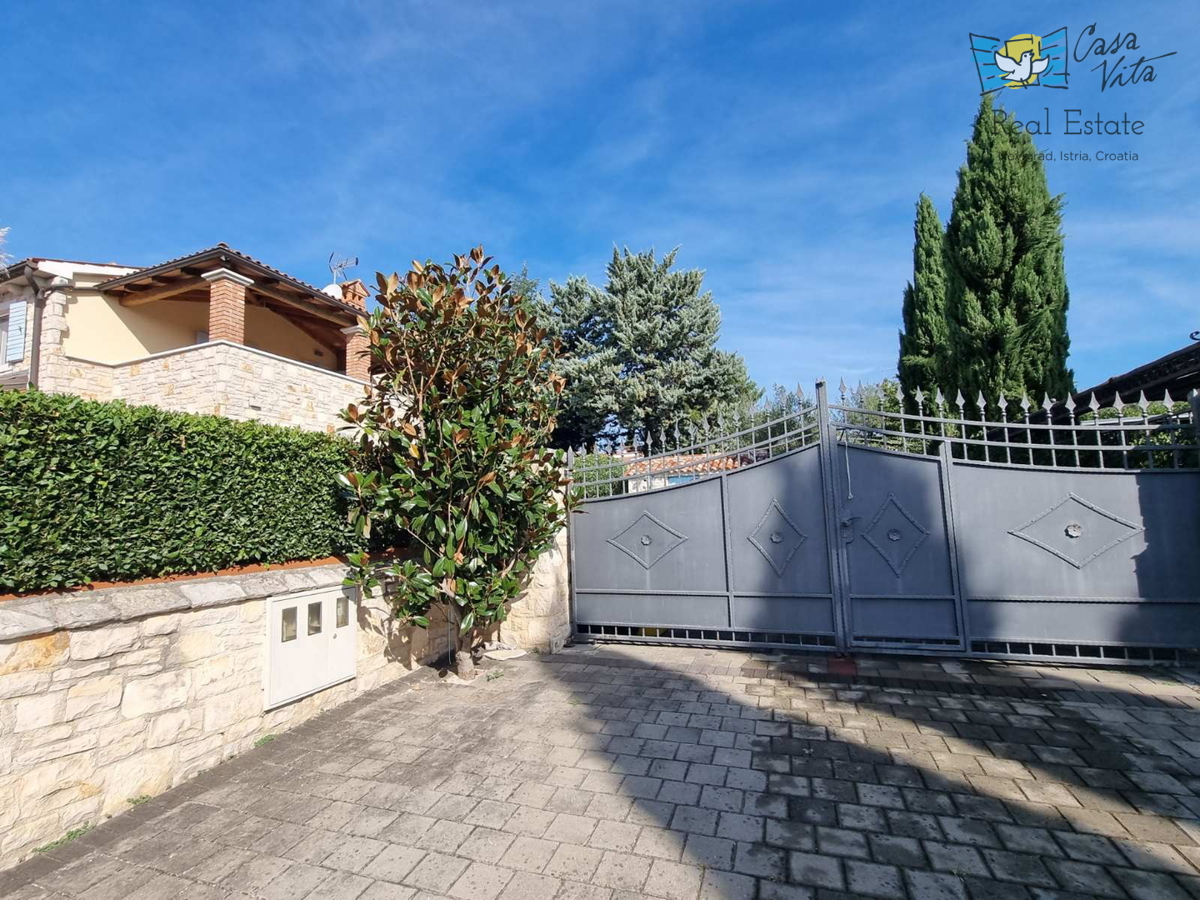 ISTRA, Poreč - Bellissima casa bifamiliare a 1000 m dal mare!