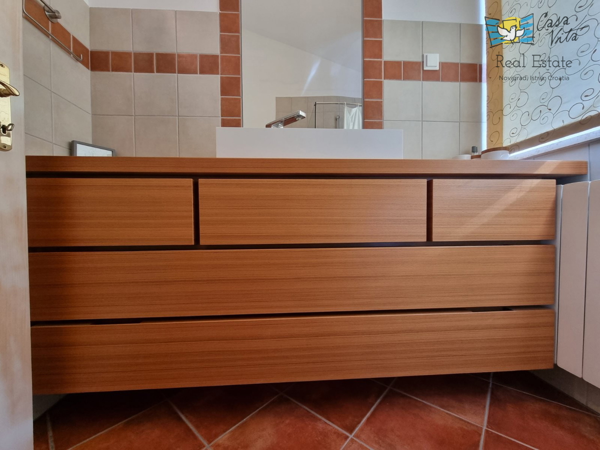 ISTRA, Poreč - Bellissima casa bifamiliare a 1000 m dal mare!