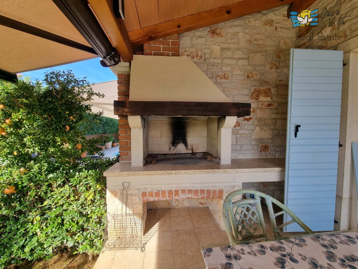 ISTRA, Poreč - Bellissima casa bifamiliare a 1000 m dal mare!