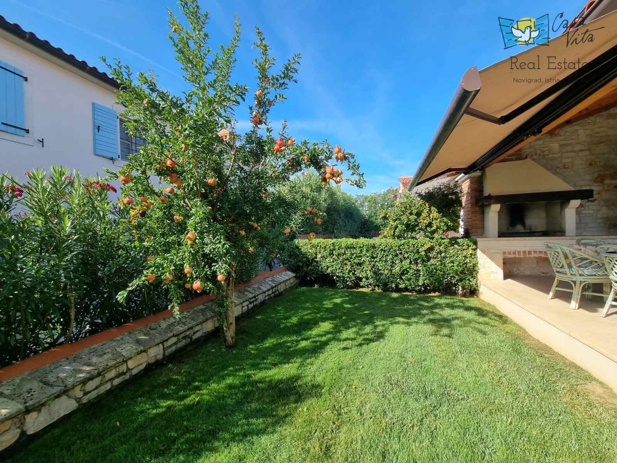 ISTRA, Poreč - Bellissima casa bifamiliare a 1000 m dal mare!