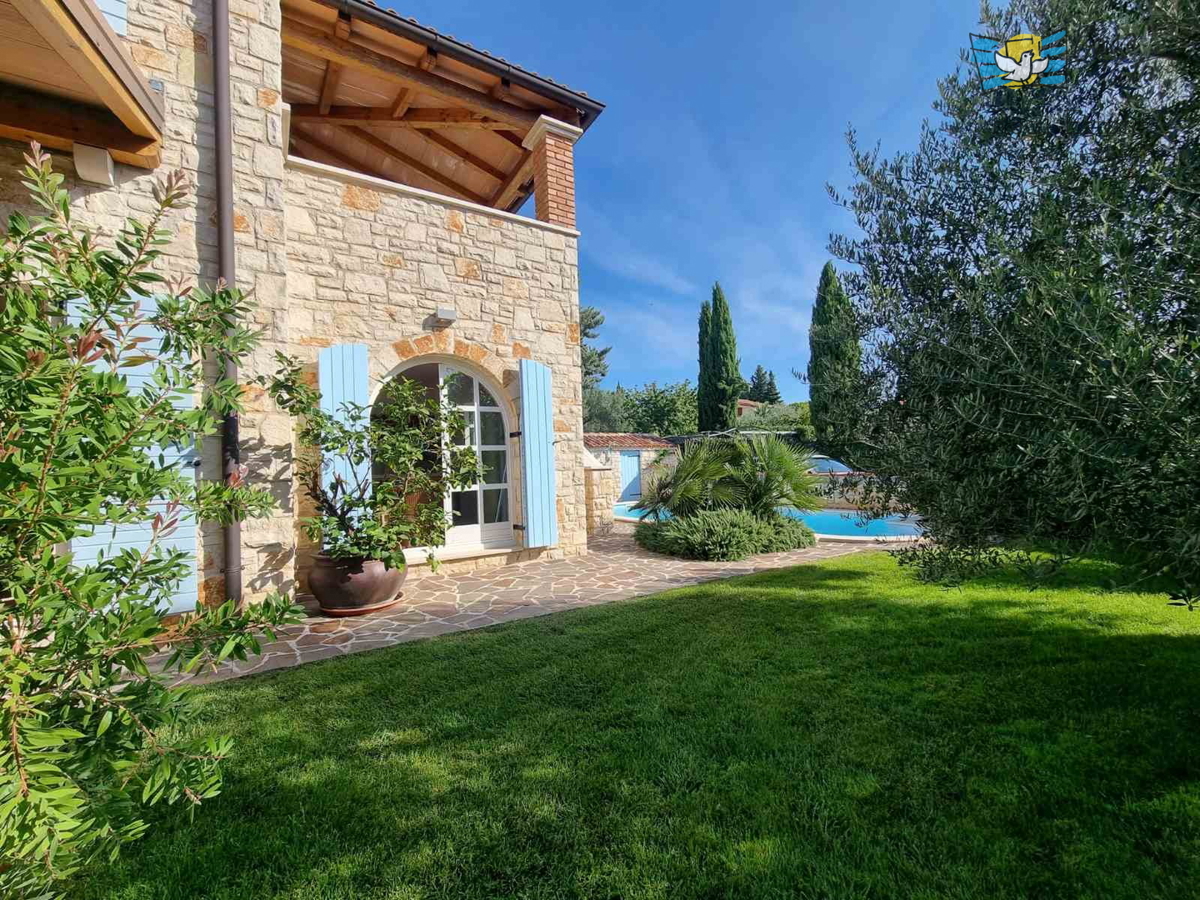 ISTRA, Poreč - Bellissima casa bifamiliare a 1000 m dal mare!