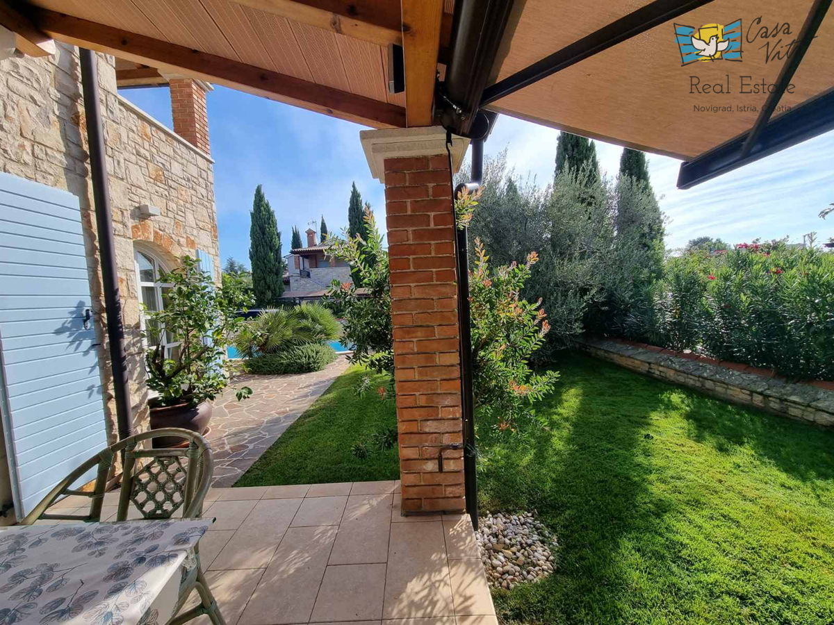 ISTRA, Poreč - Bellissima casa bifamiliare a 1000 m dal mare!