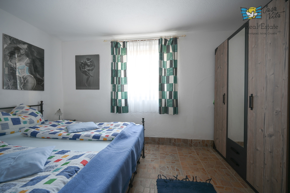 ISTRA, NOVIGRAD - casa a schiera con due appartamenti e garage