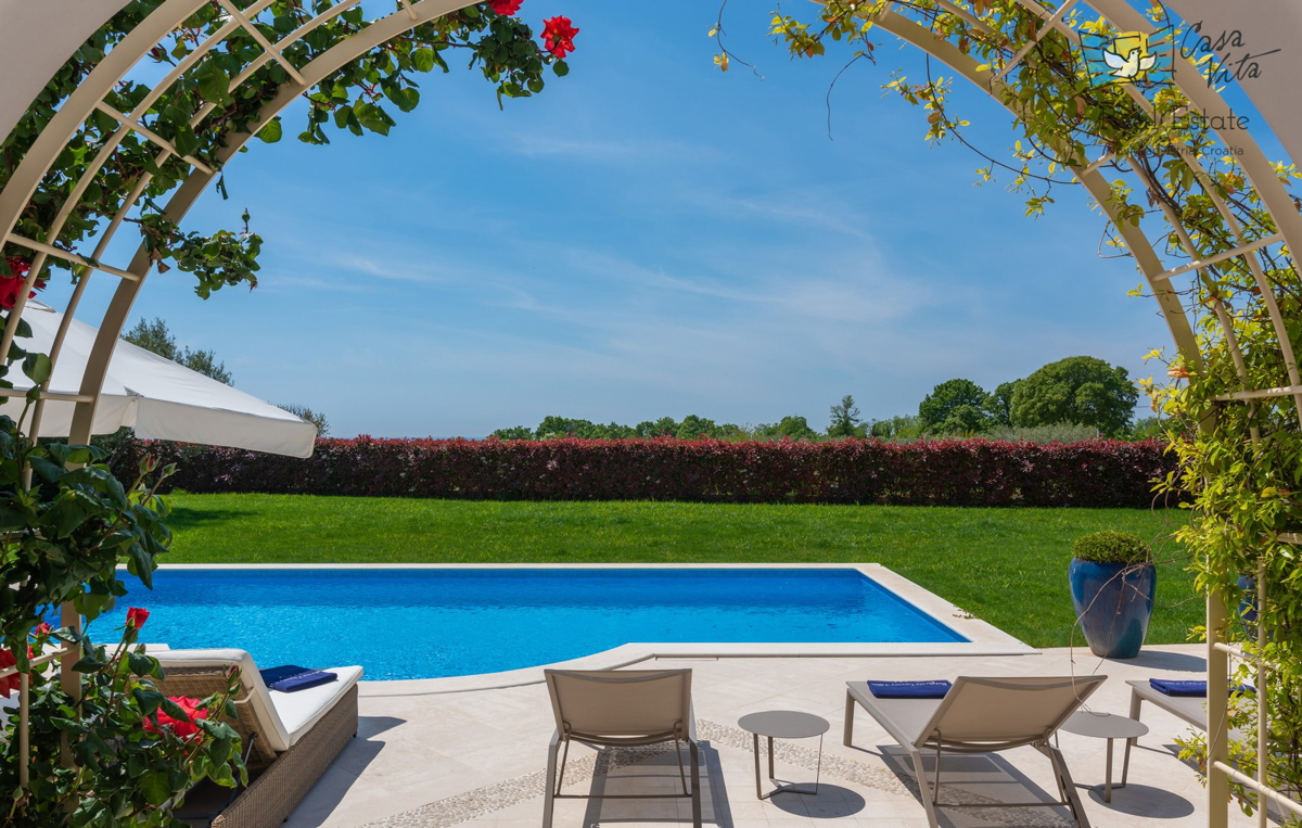 Villa di lusso in una splendida posizione con vista panoramica sul mare!