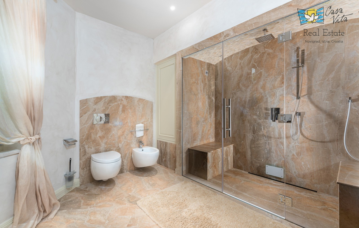 Villa di lusso in una splendida posizione con vista panoramica sul mare!