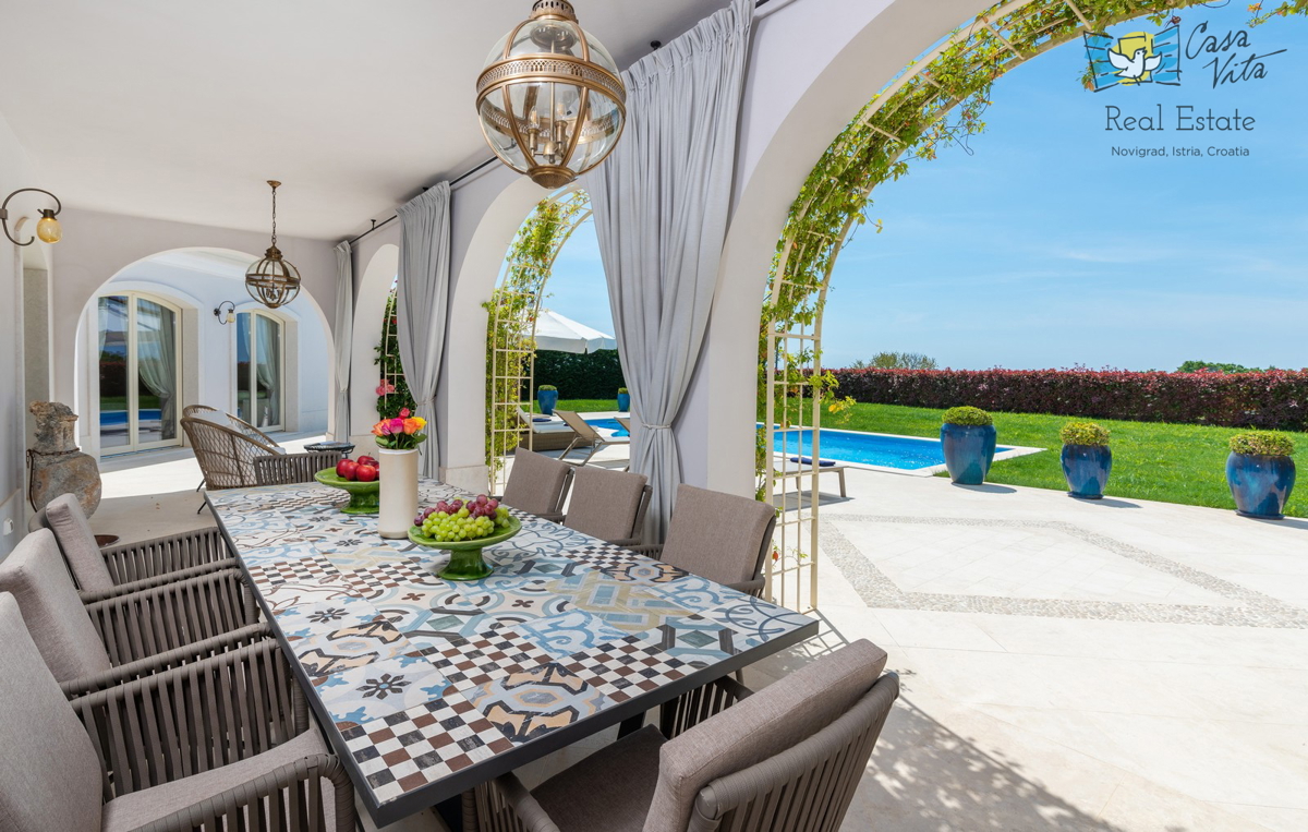 Villa di lusso in una splendida posizione con vista panoramica sul mare!