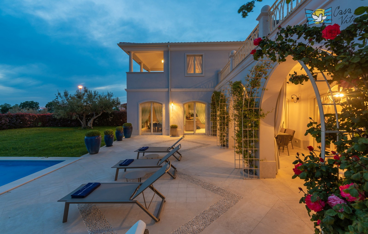 Villa di lusso in una splendida posizione con vista panoramica sul mare!