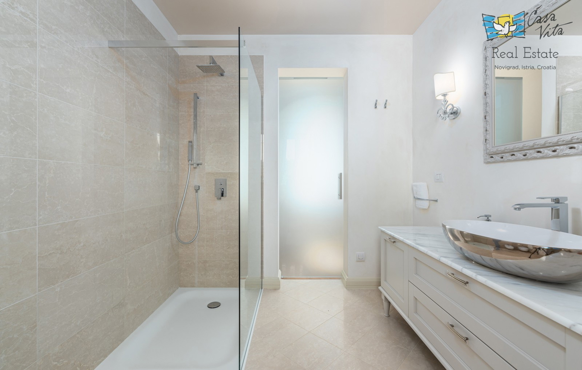 Villa di lusso in una splendida posizione con vista panoramica sul mare!