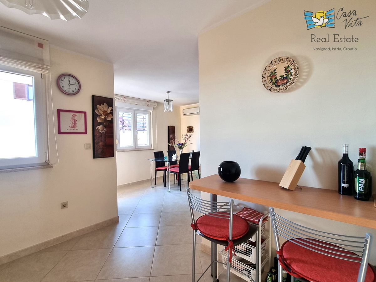 ISTRA, NOVIGRAD - Appartamento con due camere da letto e bella vista sul mare!