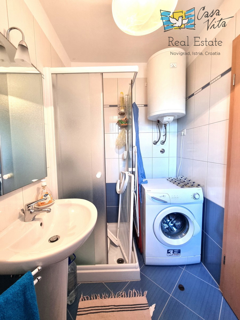 ISTRA, NOVIGRAD - Appartamento con due camere da letto e bella vista sul mare!