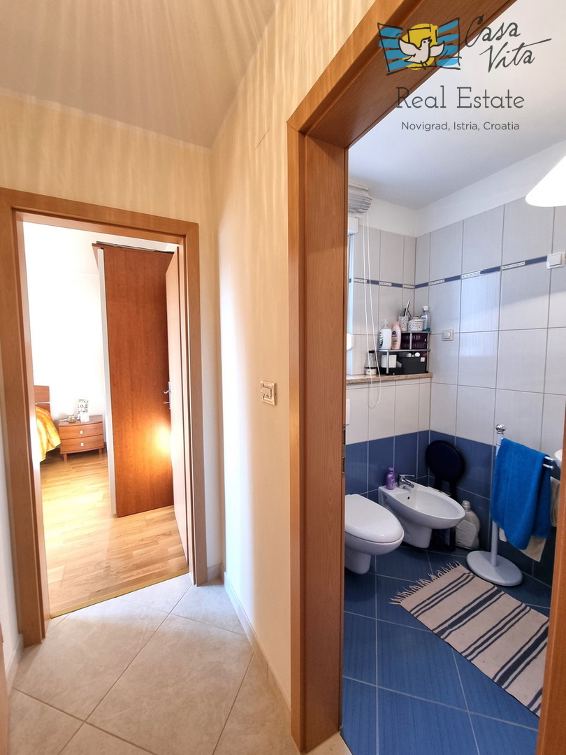 ISTRA, NOVIGRAD - Appartamento con due camere da letto e bella vista sul mare!