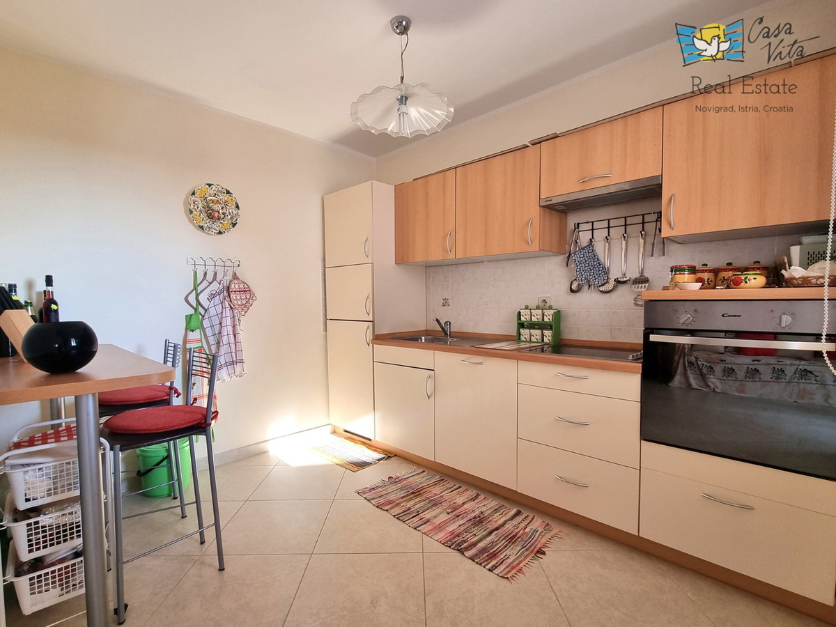 ISTRA, NOVIGRAD - Appartamento con due camere da letto e bella vista sul mare!
