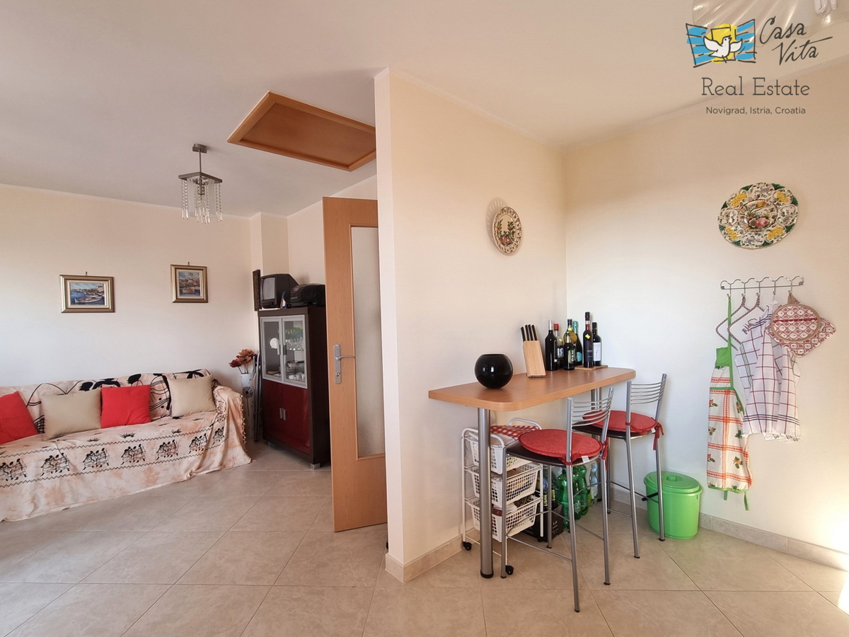 ISTRA, NOVIGRAD - Appartamento con due camere da letto e bella vista sul mare!