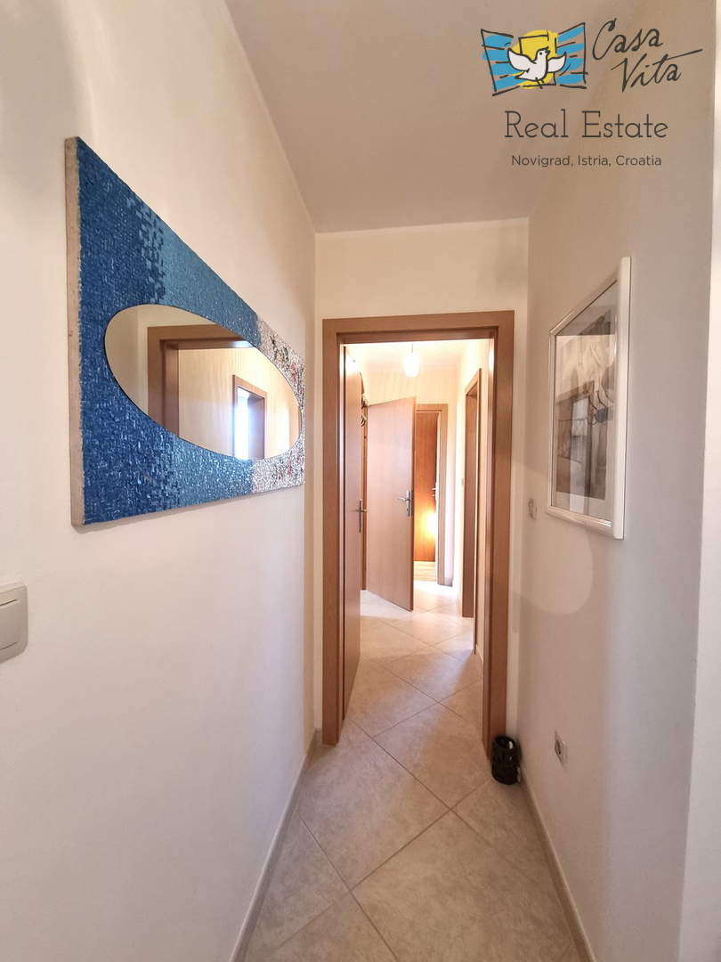 ISTRA, NOVIGRAD - Appartamento con due camere da letto e bella vista sul mare!