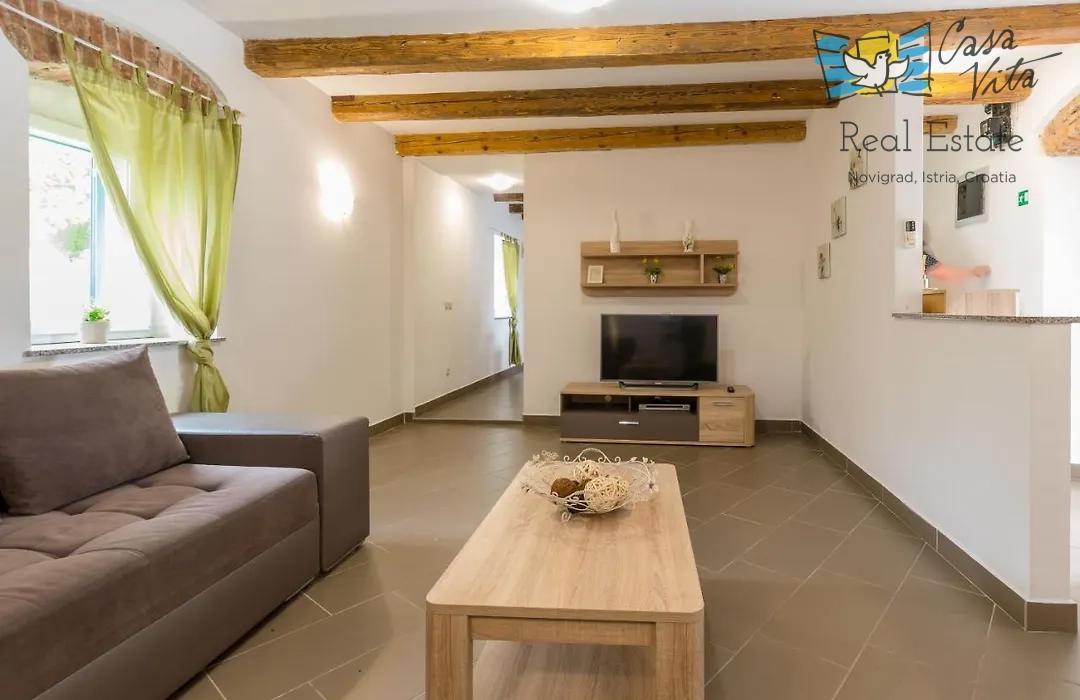 ISTRA, PULA - Casa in pietra con piscina