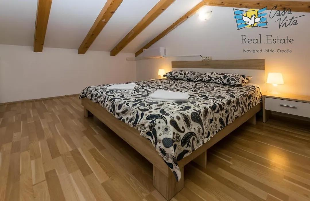 ISTRA, PULA - Casa in pietra con piscina