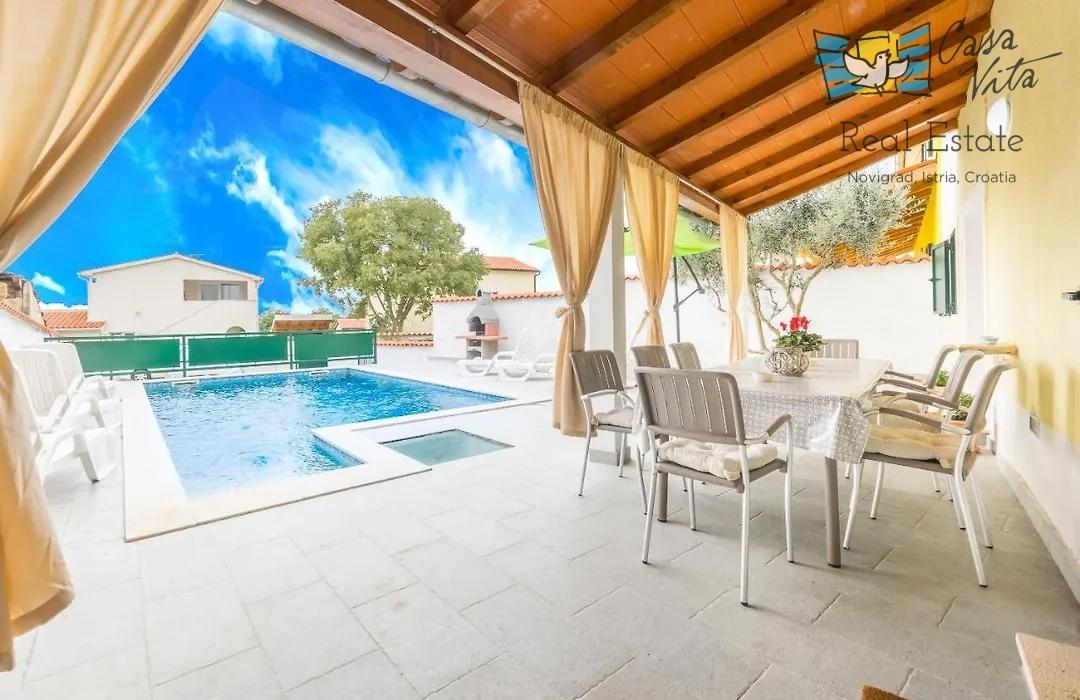 ISTRA, PULA - Casa in pietra con piscina