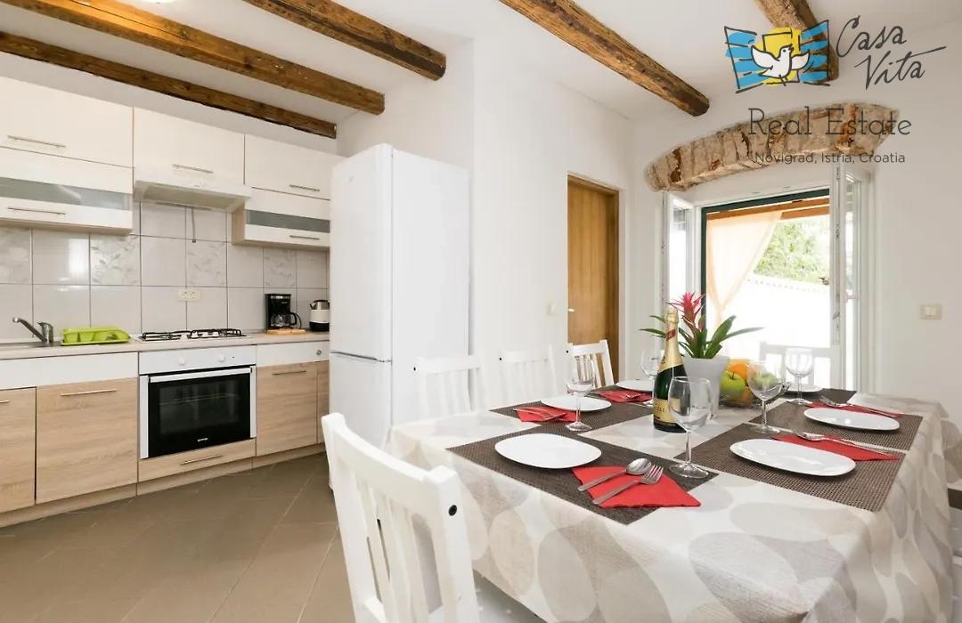 ISTRA, PULA - Casa in pietra con piscina