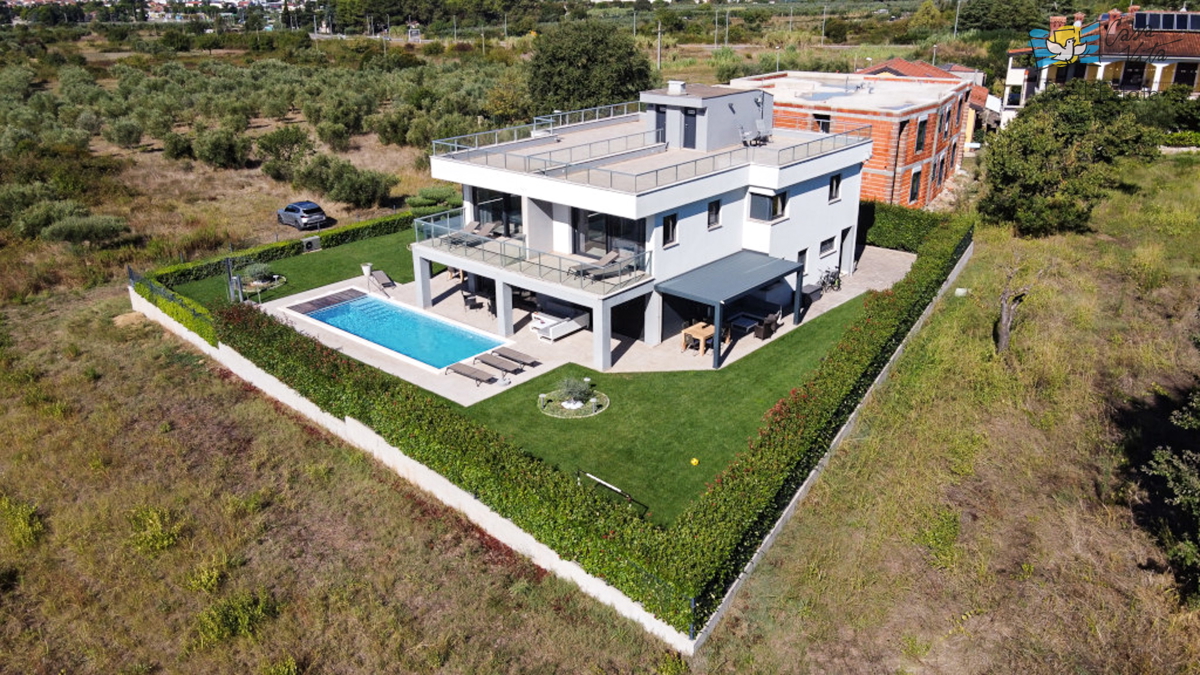 Bella casa con vista panoramica sul mare e sulla città di Cittanova - 500 metri dal mare!