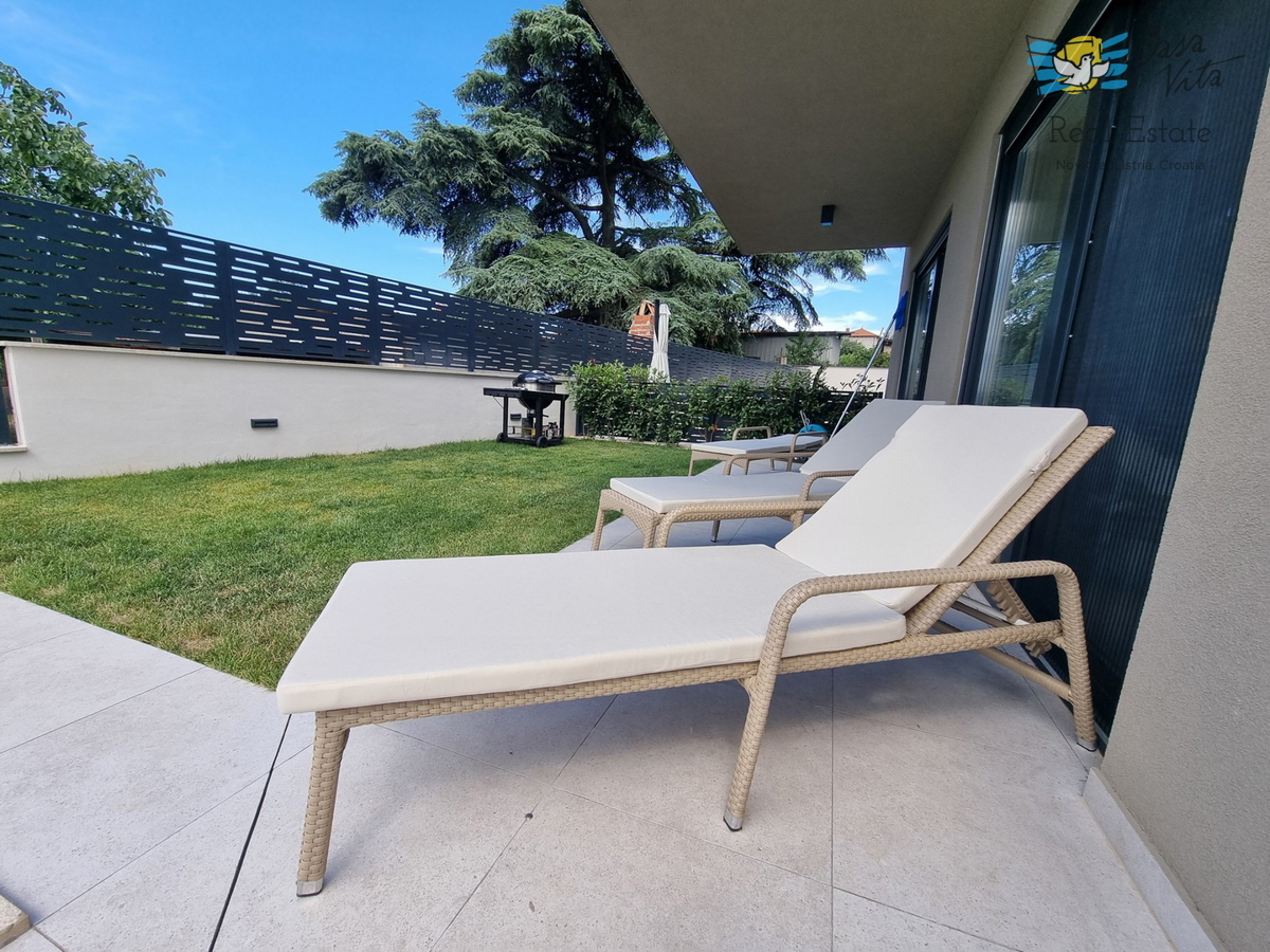 ISTRA, TAR - Ampio appartamento con piscina